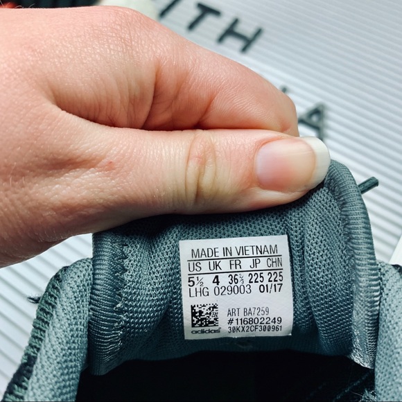 EUC Adidas NMD_R1 Ivy Green - Picture 5 of 5